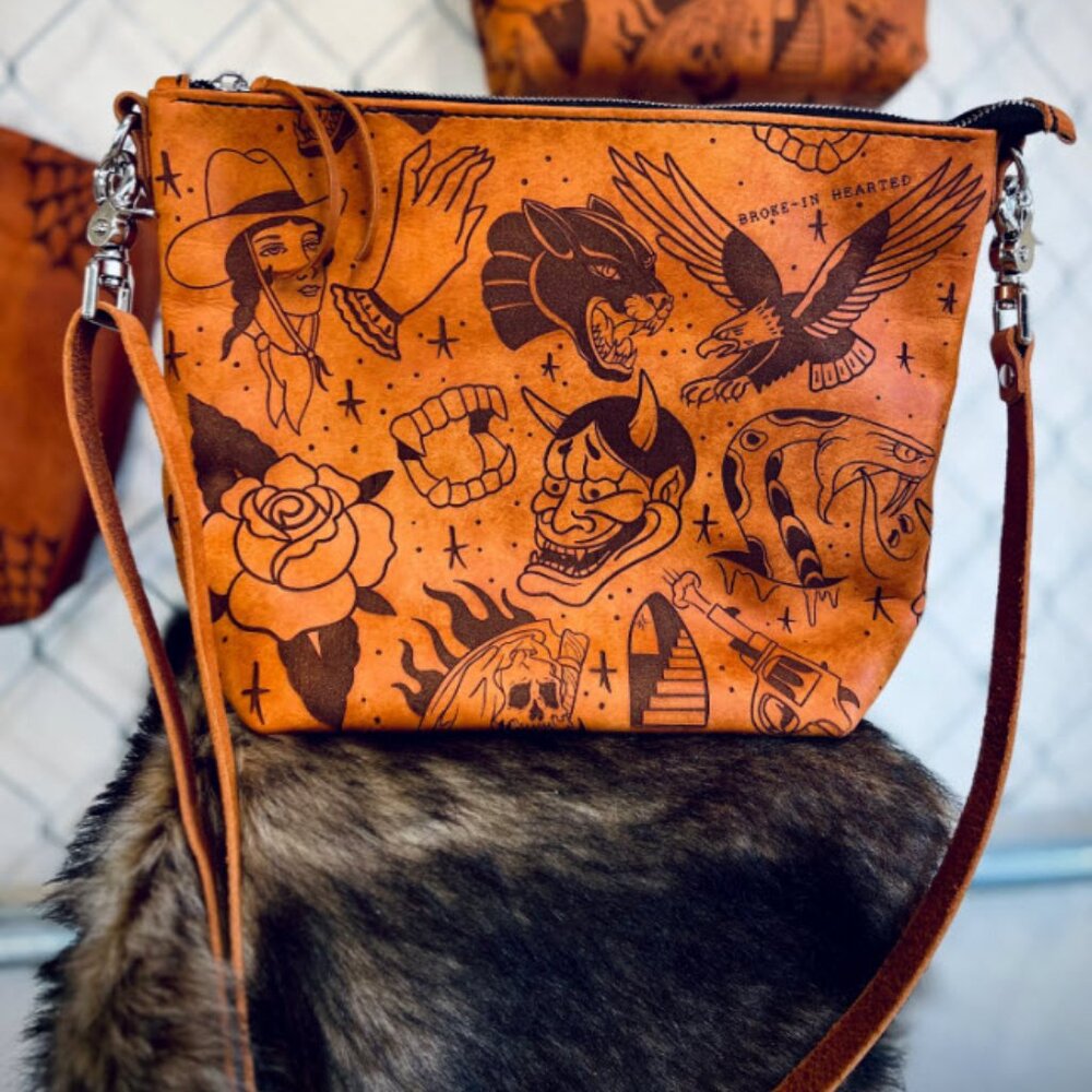 BNWOT - Broke In Hearted Leather - The Lola Zip Crossbody: Classics Flash Sheet